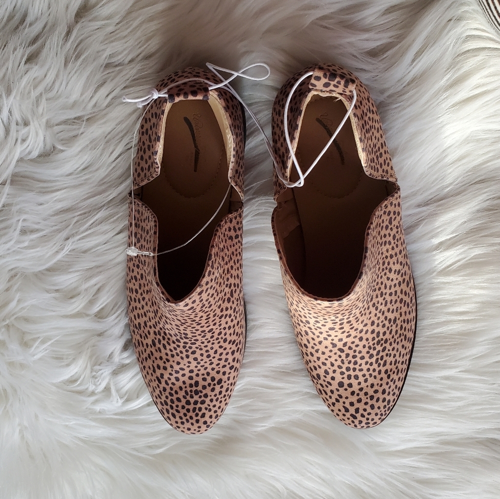 Nwot Universal thread cheetah cut out ankle bootie_6